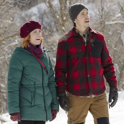 brittany_snow-justin_long-christmas_with_the_campbells