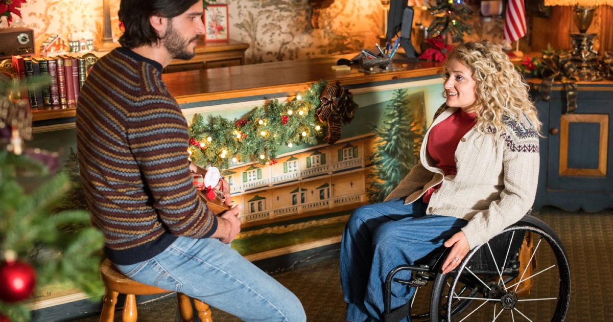 Ali Stoker dans Christmas ever after