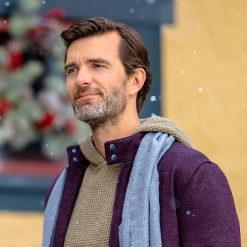 Lucas Bryant dans L'Ange secret de Noël
