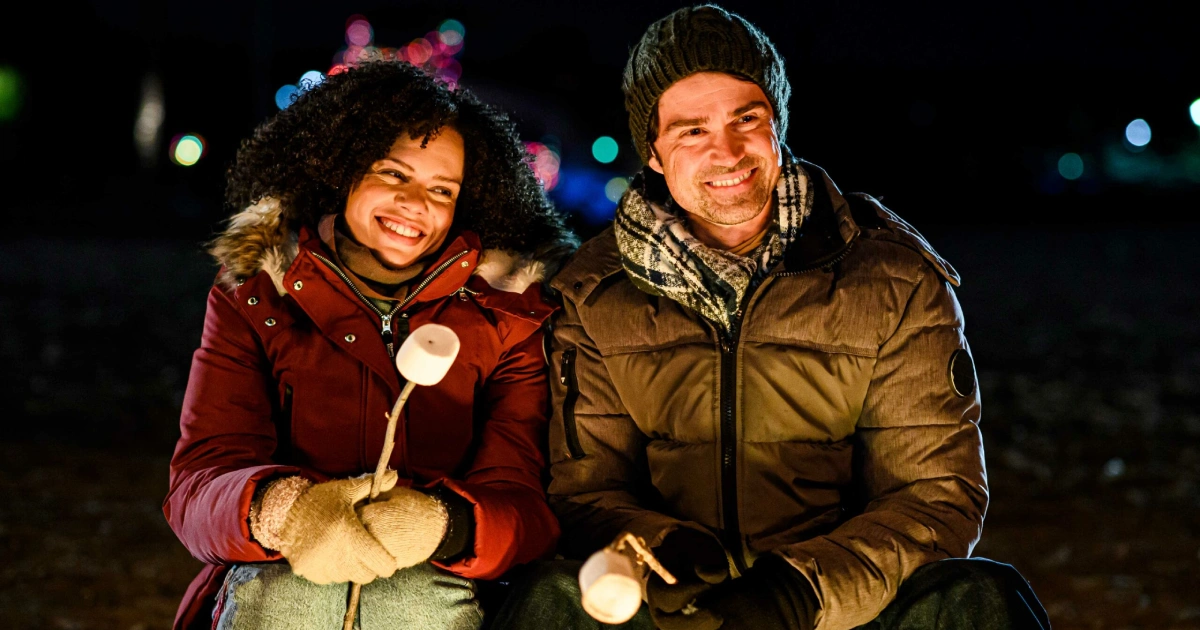 Genelle Williams & Corey Sevier dans "Christmas on Mistletoe Lakeé
